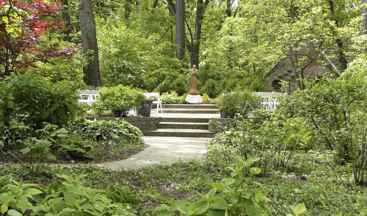 Renovated in the fall of 2009 this 4 acre park features a new playground,. P1030302 to The Center, Palos Park